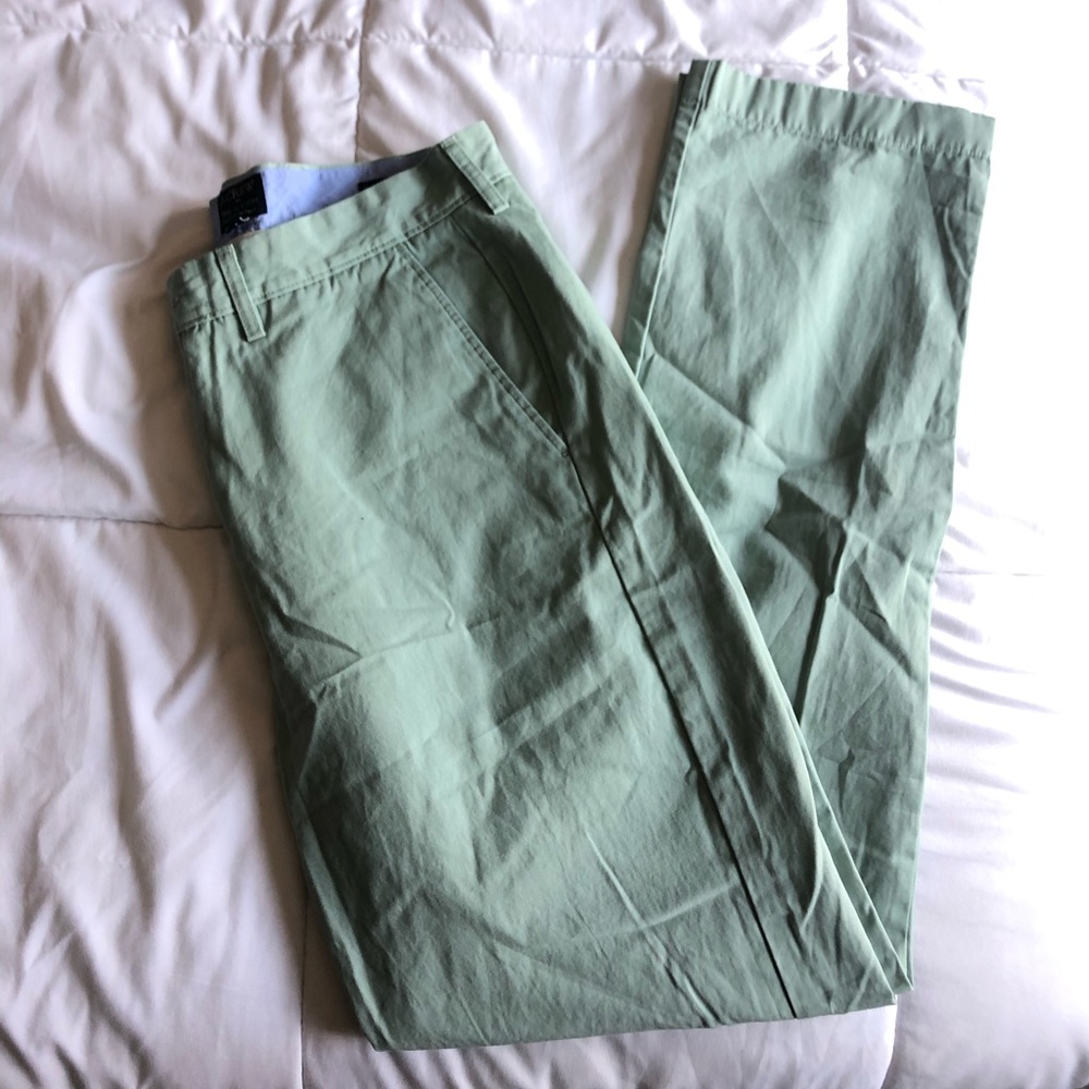 I Crew The Sutton Summerweight Chinos